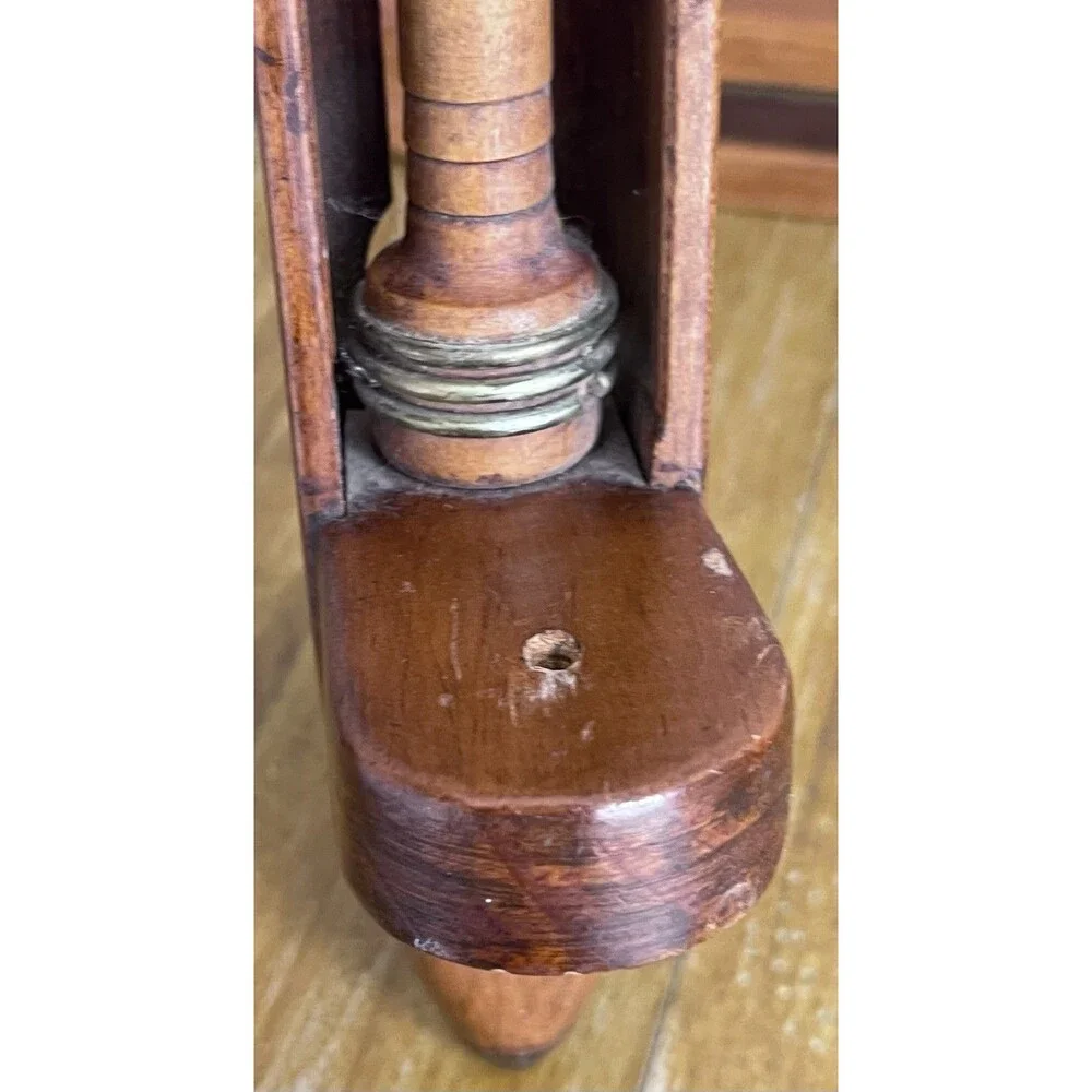 VTG D.T Dudley & Son Co Wilksonville Mass Wood Loom Shuttle & Yarn Spool Bobbin